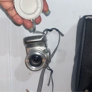 Kodak Silver Digital Camera with Lens Cap and travel case {NOT TESTED
